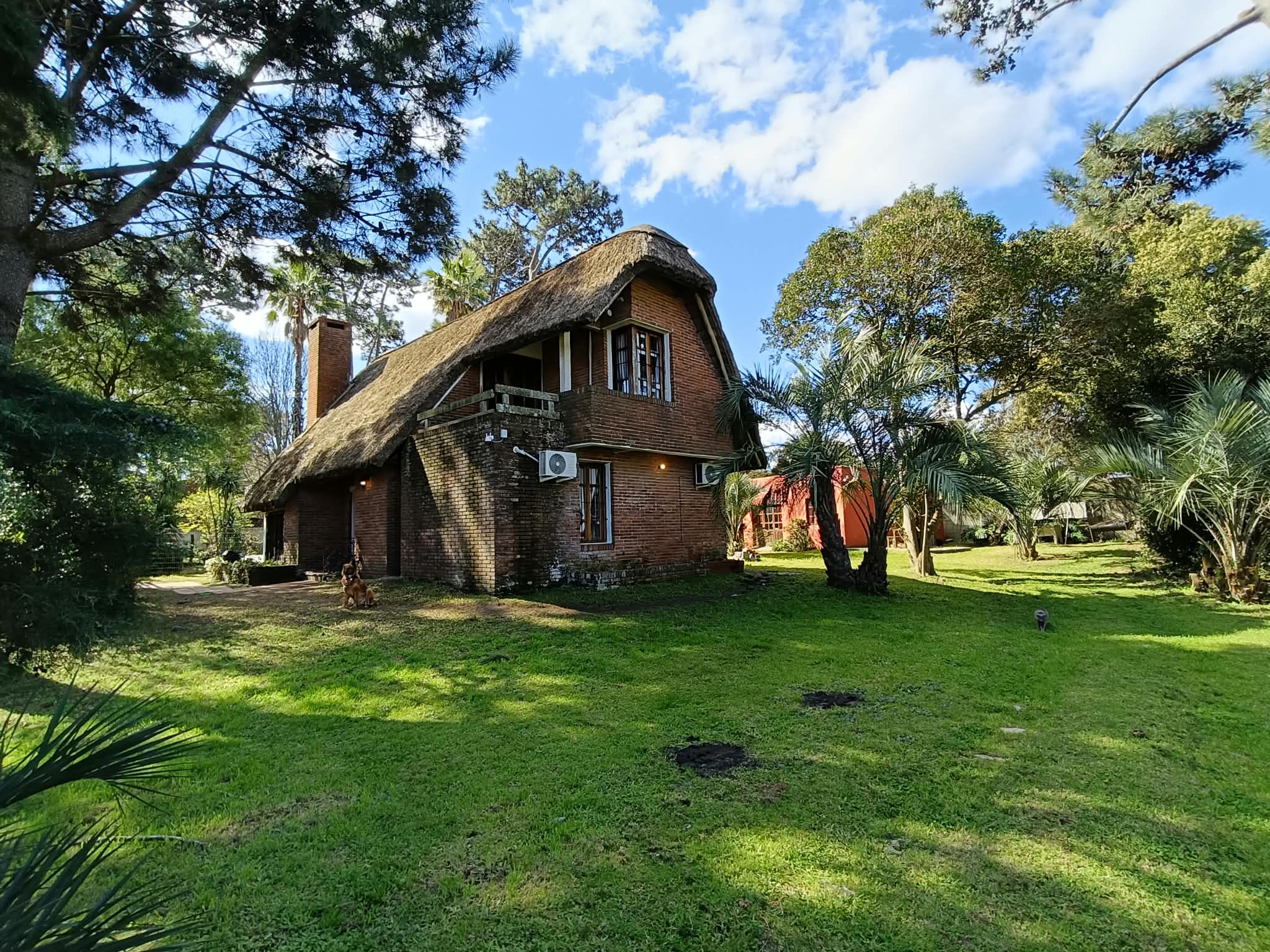Chalet dos pisos + apto Pinares, 25 de la Mansa. Parrillero y Jardin., foto 1 de 8