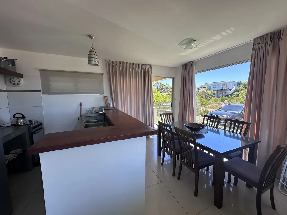 Brisas del Mar – Casa de 2 dormitorios con vista al mar en Punta del Diablo, foto 2 de 8