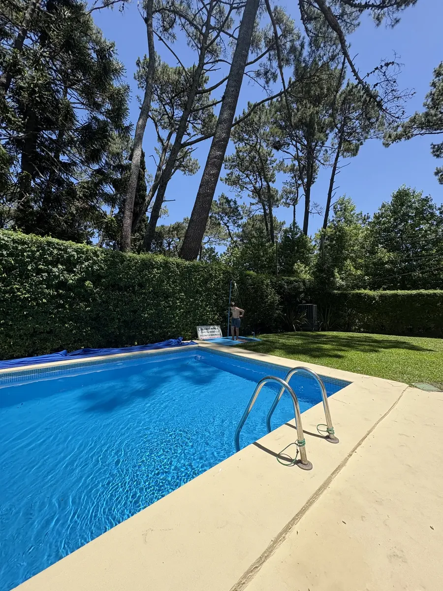 Apartamento de 3 dormitorios con piscina y parrillero cerca de la Parada 16 – Punta del Este, foto 2 de 8